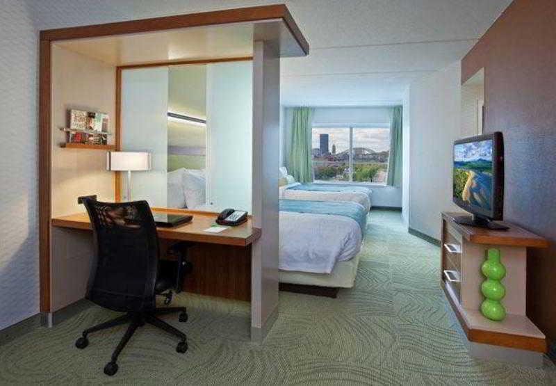 Springhill Suites Pittsburgh Southside Works Номер фото